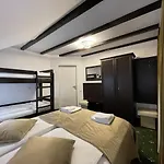 Holiday home парламент, *