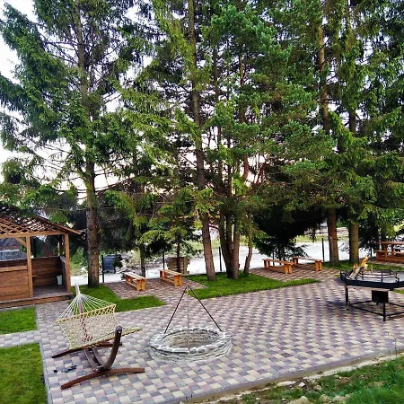 Nyaraló парламент, *