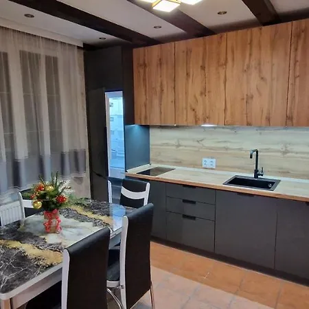 Holiday home парламент,