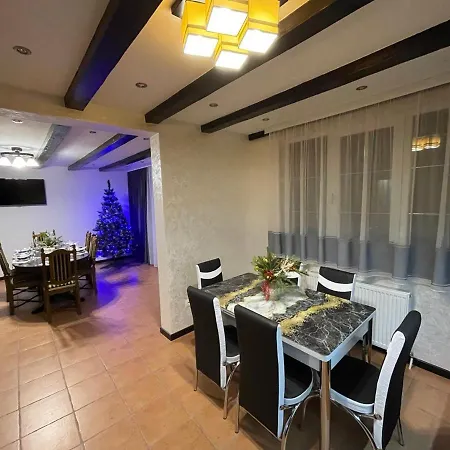 Holiday home парламент,