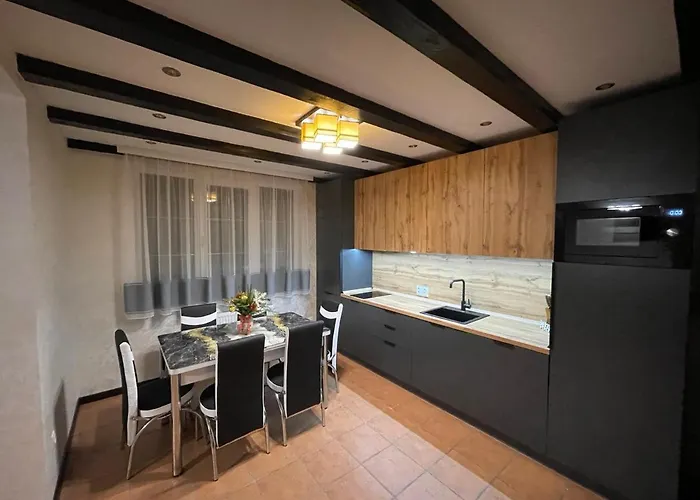 парламент, Tatil Evi *