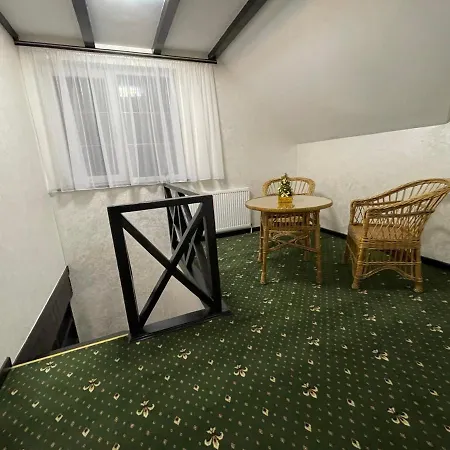 парламент, Tatil Evi *